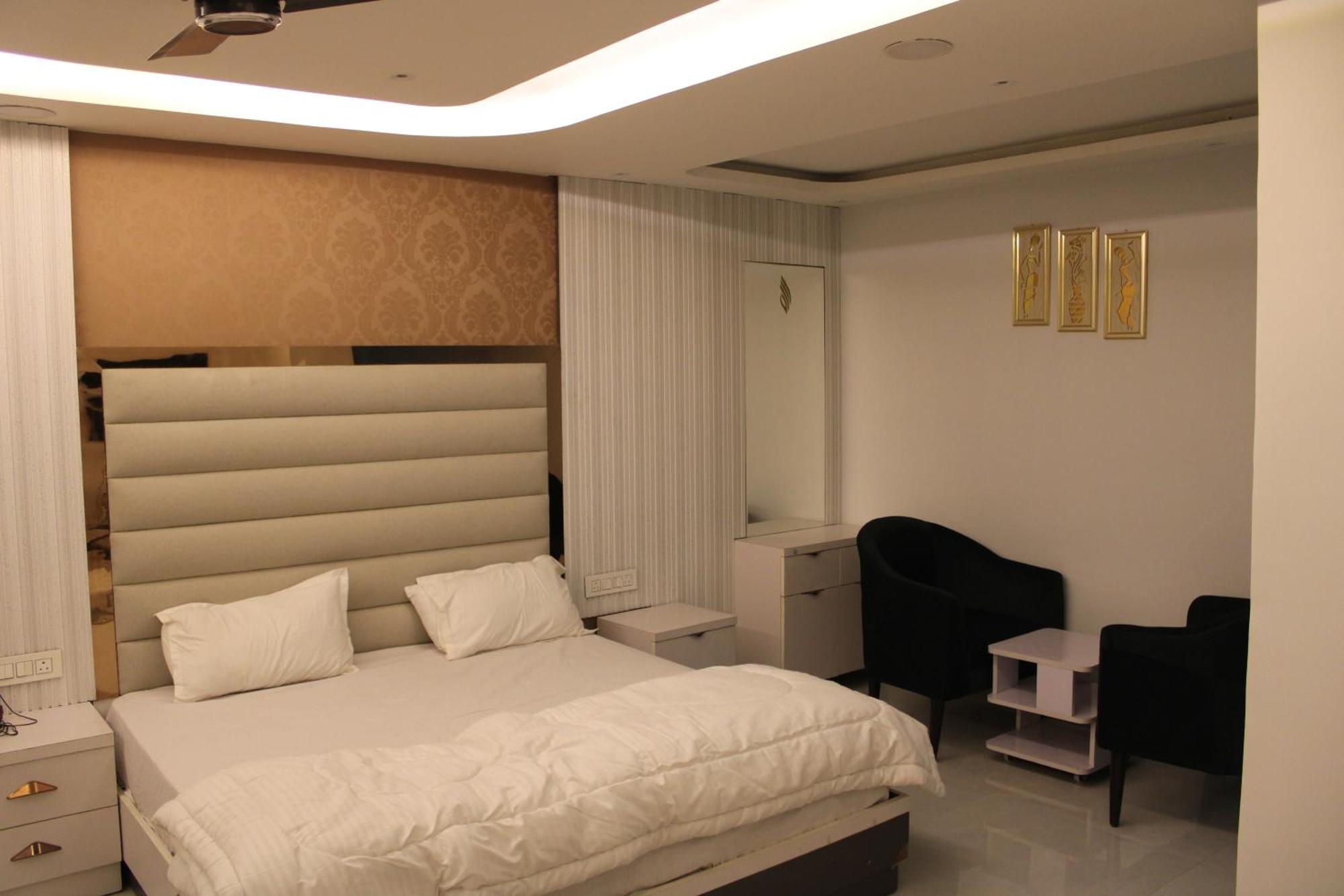 Hotel Gold Stone Kanpur Eksteriør billede